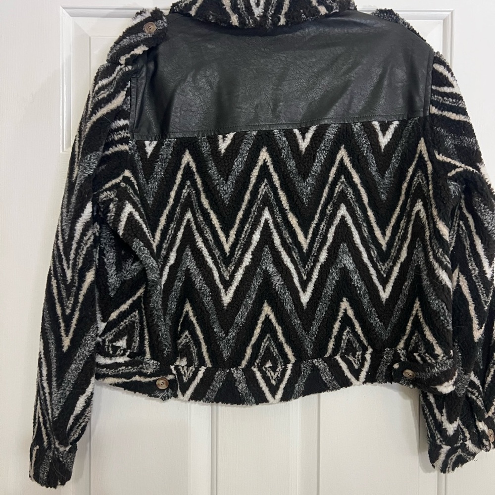 POL Jacket - Picture 4 of 5